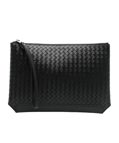 Bottega Veneta Zippered Clutch In Black