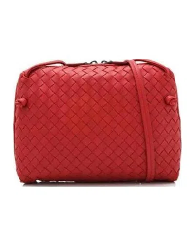 Bottega Veneta Zippered Crossbody Bag In Red