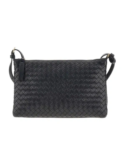 Bottega Veneta Zippered Shoulder Bag In Purple