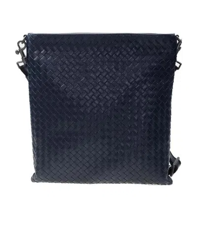 Bottega Veneta Zippered Shoulder Bag In Blue