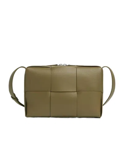 Bottega Veneta Zippered Shoulder Bag In Green