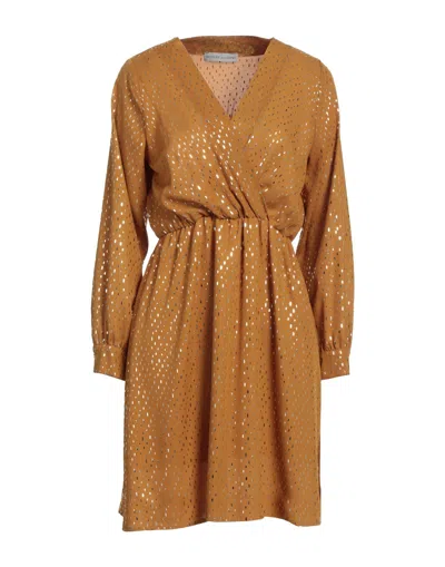Boutique De La Femme Short Dresses In Beige