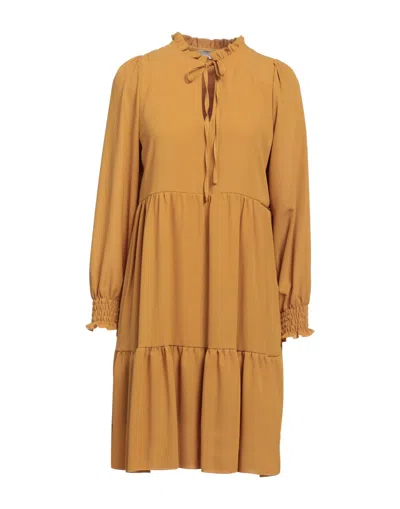 Boutique De La Femme Short Dresses In Beige