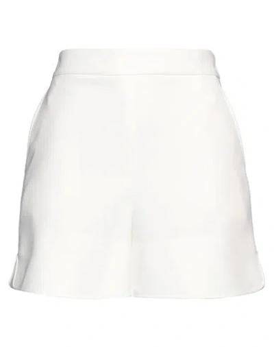 Boutique Moschino Woman Shorts & Bermuda Shorts White Size 6 Polyester