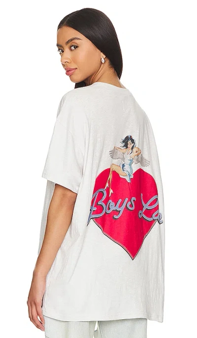 Boys Lie On The Edge Boyfriend Tee In 仿旧