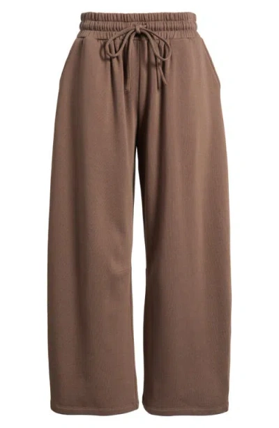 Bp. Barrel Leg Fleece Sweatpants In Brown