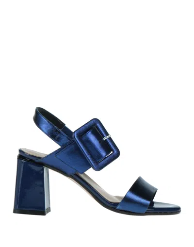 Brawn's Woman Sandals Blue Size 6 Soft Leather