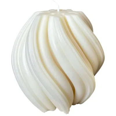 Breebe 4" Ivory Rose Petals Scented Candle In Neutral