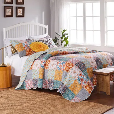 Breebe Carlie Calico Patches Quilt Set In Multi