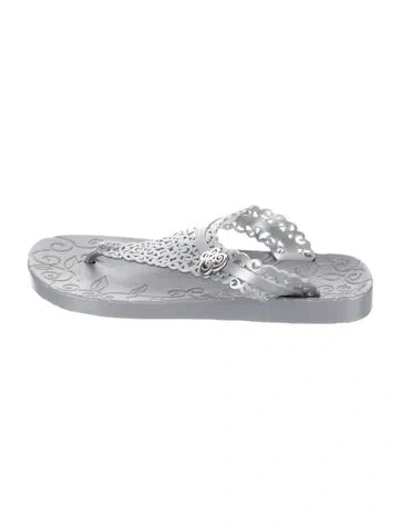 Pre-owned Brighton Rubber Flip Flops In Gray