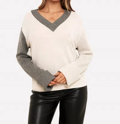 Brodie Cashmere Colorblock V-neck In Mid Grey