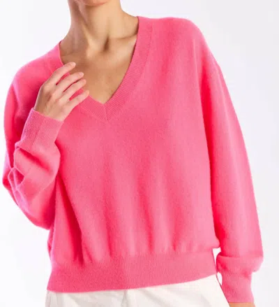 Brodie Cashmere Hailey V-neck Sweater In Neon Pink