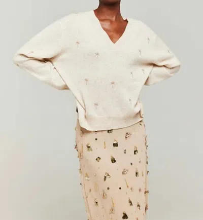 Brodie Cashmere Palm Embroidered Cashmere V-neck In Cygnet