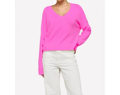 Brodie Cashmere Talia V Neck In Diva Pink In Multi
