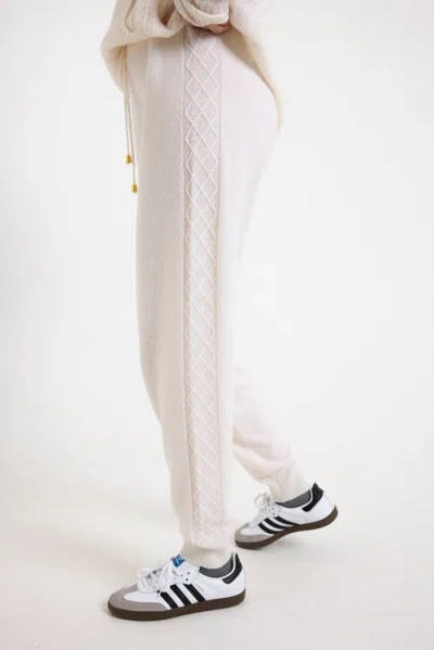 Brodie Pure Cashmere Luxe Relaxed Fit 100% Cashmere Joggers In White