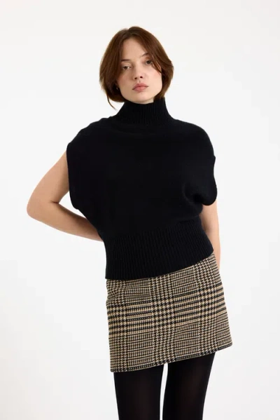 Brodie Pure Cashmere Marilyn Funnel Neck Cashmere Knit Vest In Black