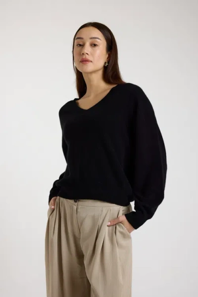 Brodie Pure Cashmere Matilda V-neck 100% Cashmere Sweater In Black