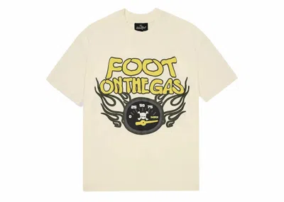 Pre-owned Broken Planet Men's  Foot On The Gas T-shirt In Vanilla White