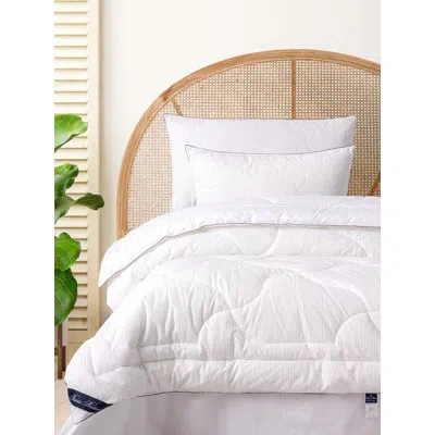 Brooks Brothers Wellsoft All Season Gel Fiber Down Alternative Comforter In White