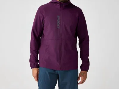 Brooks Canopy Jacket In Burgundy Blaze