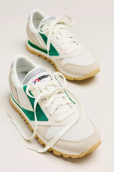 Brooks Chariot Sneakers In White