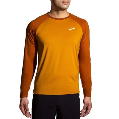 Brooks Men's Atmosphere Long Sleeve 2.0 Tee In Ochre/hazelwood In Orange