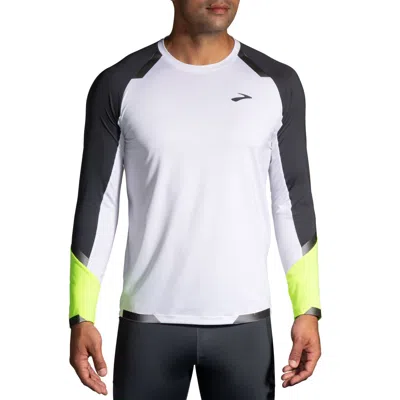 Brooks Run Visible Long Sleeve Tee In White/ashpalt/nightlife In Black