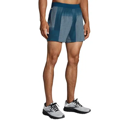 Brooks Sherpa 5" Shorts In Indigo Rush Altitude Print In Blue