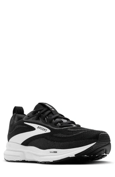 Brooks Trace 4 Running Shoe In Black/grey/white