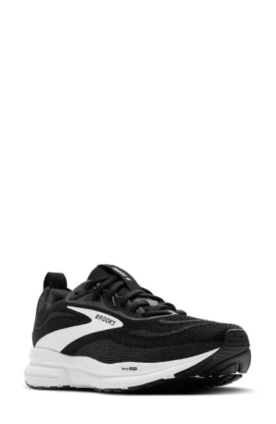 Brooks Trace 4 Running Shoe In Black/grey/white