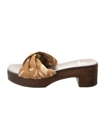 Pre-owned Brother Vellies Canvas Printed Slides In Neutral