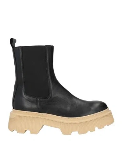 Bruglia Woman Ankle Boots Black Size 7 Leather