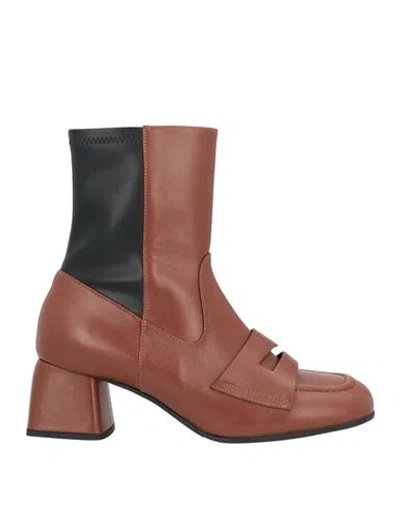 Bruglia Woman Ankle Boots Tan Size 9 Soft Leather In Brown