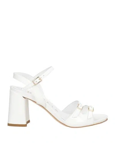 Bruglia Woman Sandals White Size 11 Leather