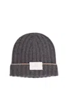 Brunello Cucinelli Logo Patch Ribbed Cashmere Beanie In Gray