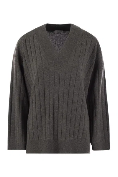 Brunello Cucinelli Cashmere Sweater With V-neck And Necklace In Gray