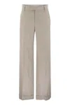 Brunello Cucinelli Flared Loose-fitting Trousers In Sparkling Linen Twill With Necklace In Light Grey