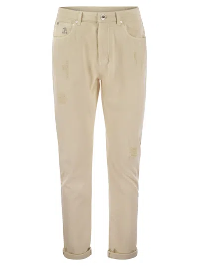 Brunello Cucinelli Garment-dyed Traditional Fit Five-pocket Trousers In Slubbed Cotton Denim In Beige