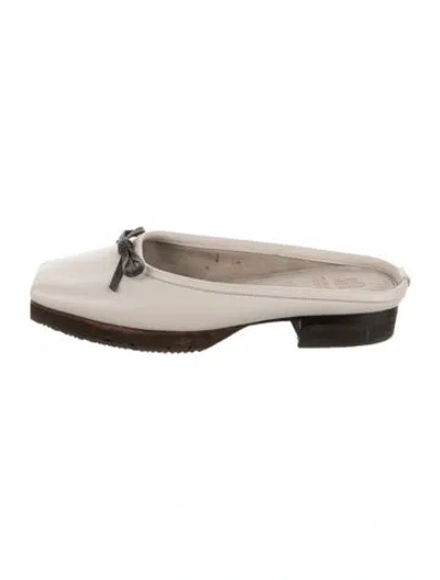 Pre-owned Brunello Cucinelli Leather Mules In Neutrals