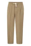Brunello Cucinelli Men Leisure Fit Trousers In Linen And Cotton Gabardine In Beige