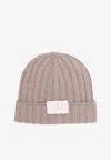 Brunello Cucinelli Logo Patch Ribbed Beanie In Neutral