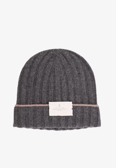Brunello Cucinelli Logo Patch Ribbed Cashmere Beanie In Gray