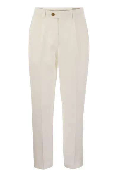 Brunello Cucinelli Men's Leisure Fit Linen Trousers With Darts In Cream