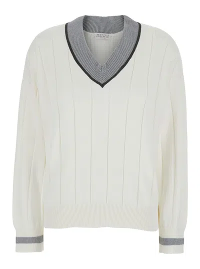 BRUNELLO CUCINELLI WHITE T-SHIRT WITH V NECK AND MONIL DETAIL ON THE COLLAR IN COTTON WOMAN
