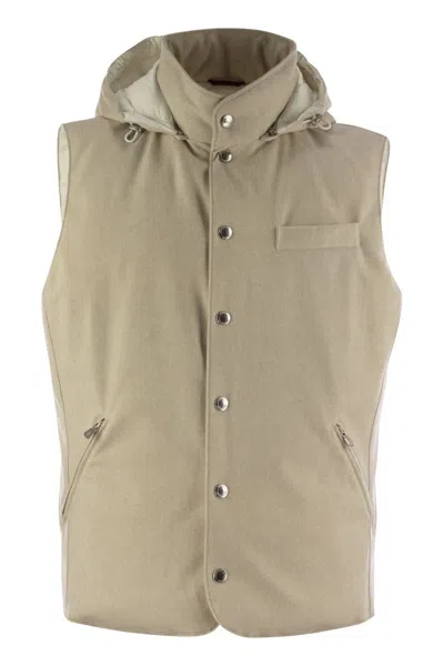 BRUNELLO CUCINELLI BRUNELLO CUCINELLI SLEEVELESS DOWN JACKET IN MEMBRANED WOOL FLANNEL WITH DETACHABLE HOOD