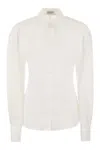 BRUNELLO CUCINELLI BRUNELLO CUCINELLI STRETCH COTTON POPLIN SHIRT WITH COTTON ORGANZA SLEEVES AND NECKLACE