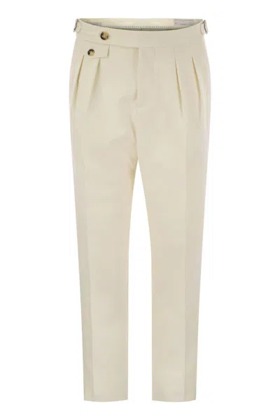 BRUNELLO CUCINELLI BRUNELLO CUCINELLI TAILOR-FIT TROUSERS IN COTTON GABARDINE AND VIRGIN WOOL WITH DOUBLE INVERTED DART