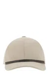 BRUNELLO CUCINELLI BRUNELLO CUCINELLI VISCOSE AND LINEN GABARDINE BASEBALL CAP WITH SHINY BAND