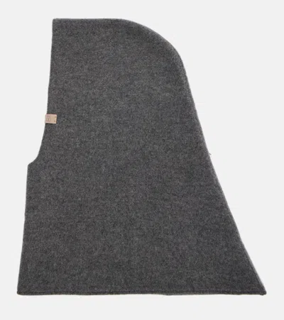 Brunello Cucinelli Wool And Cashmere Hood In Gray