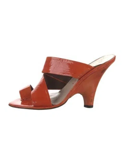 Pre-owned Bruno Frisoni Patent Leather Slides In Orange